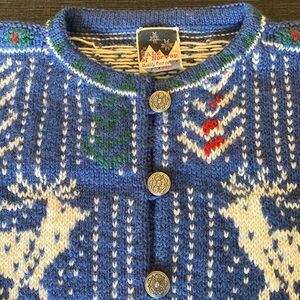 Dale of Norway 100% Wool cardigan Size Large and long sleeved !